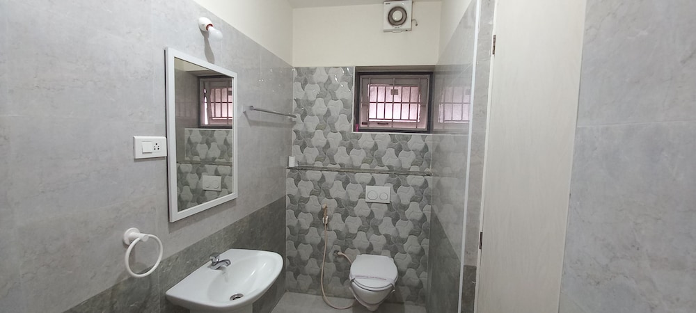 shantham service apartments indumangar