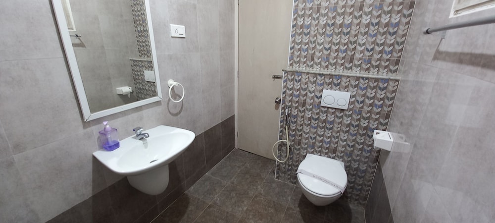 shantham service apartments indumangar