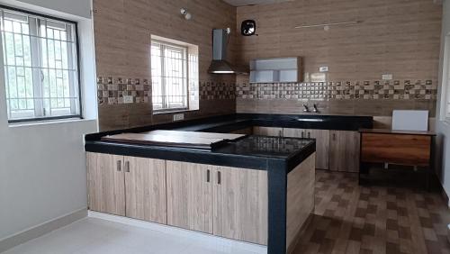 shantham service apartments indumangar