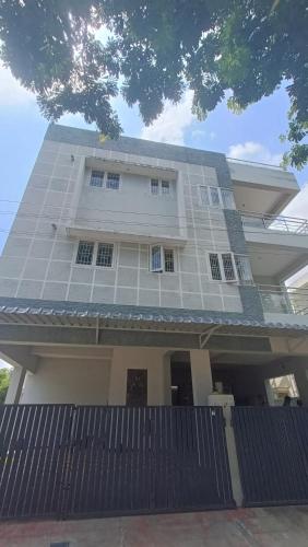 shantham service apartments indumangar
