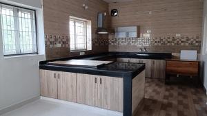 shantham service apartments indumangar