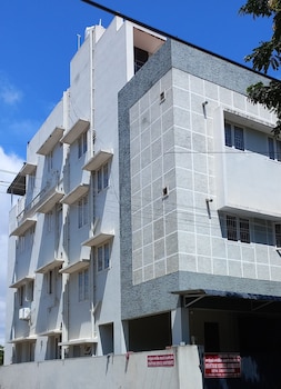 shantham service apartments indumangar