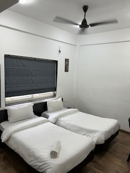 sunny executive satara