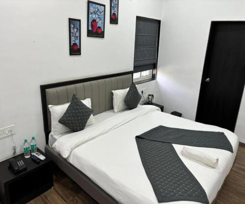 sunny executive satara