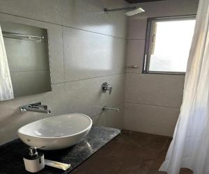 sunny executive satara