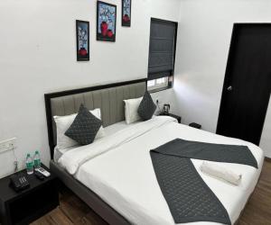 sunny executive satara