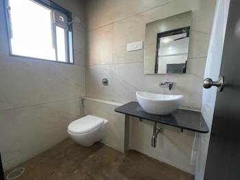 sunny executive satara