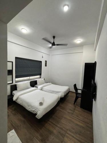 sunny executive satara