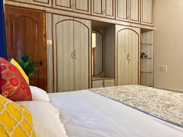 palace hostel by borrbo mysore