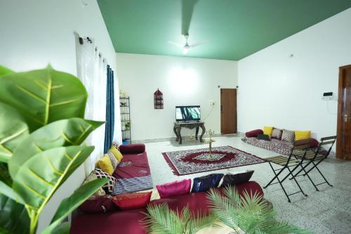 palace hostel by borrbo mysore