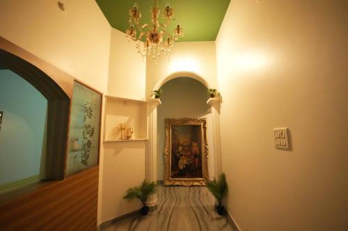 palace hostel by borrbo mysore