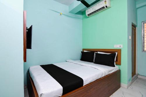 Hotel O Relax Inn,,3 star