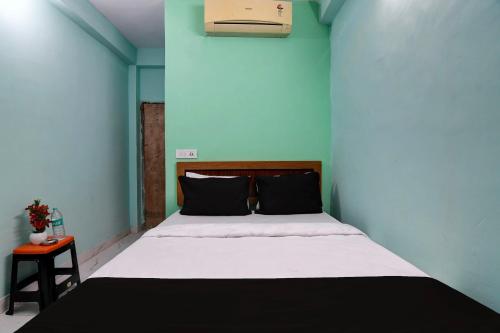 Hotel O Relax Inn,,3 star