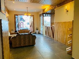 The Bulevar-Whispering Willow,,4 star