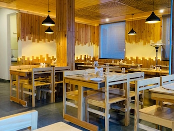 the bulevar whispering willow