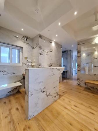 lotus rooms rockbeach