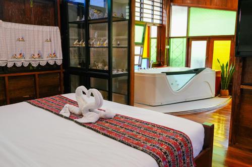 Pang Long Chao Resort,69/4 Mhoo 1 Tambon Nhongtrut,5 star