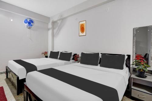 Shravanya Comforts,,3 star