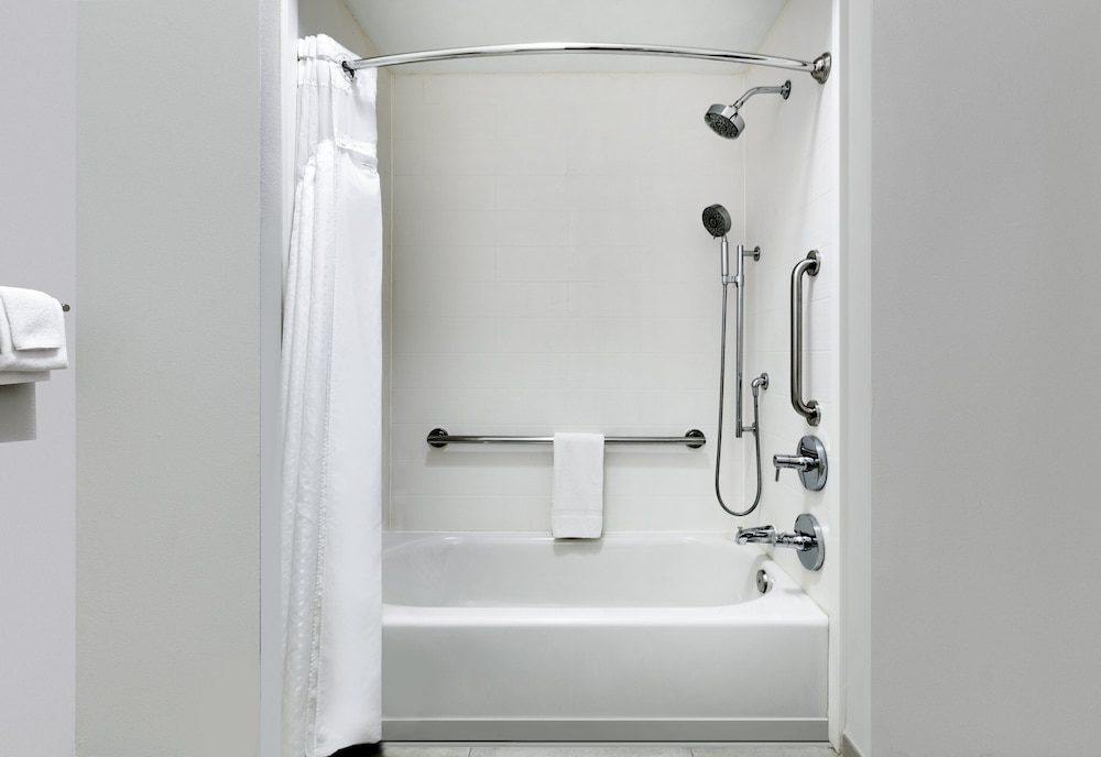 holiday inn express hillsboro i 35 by ihg