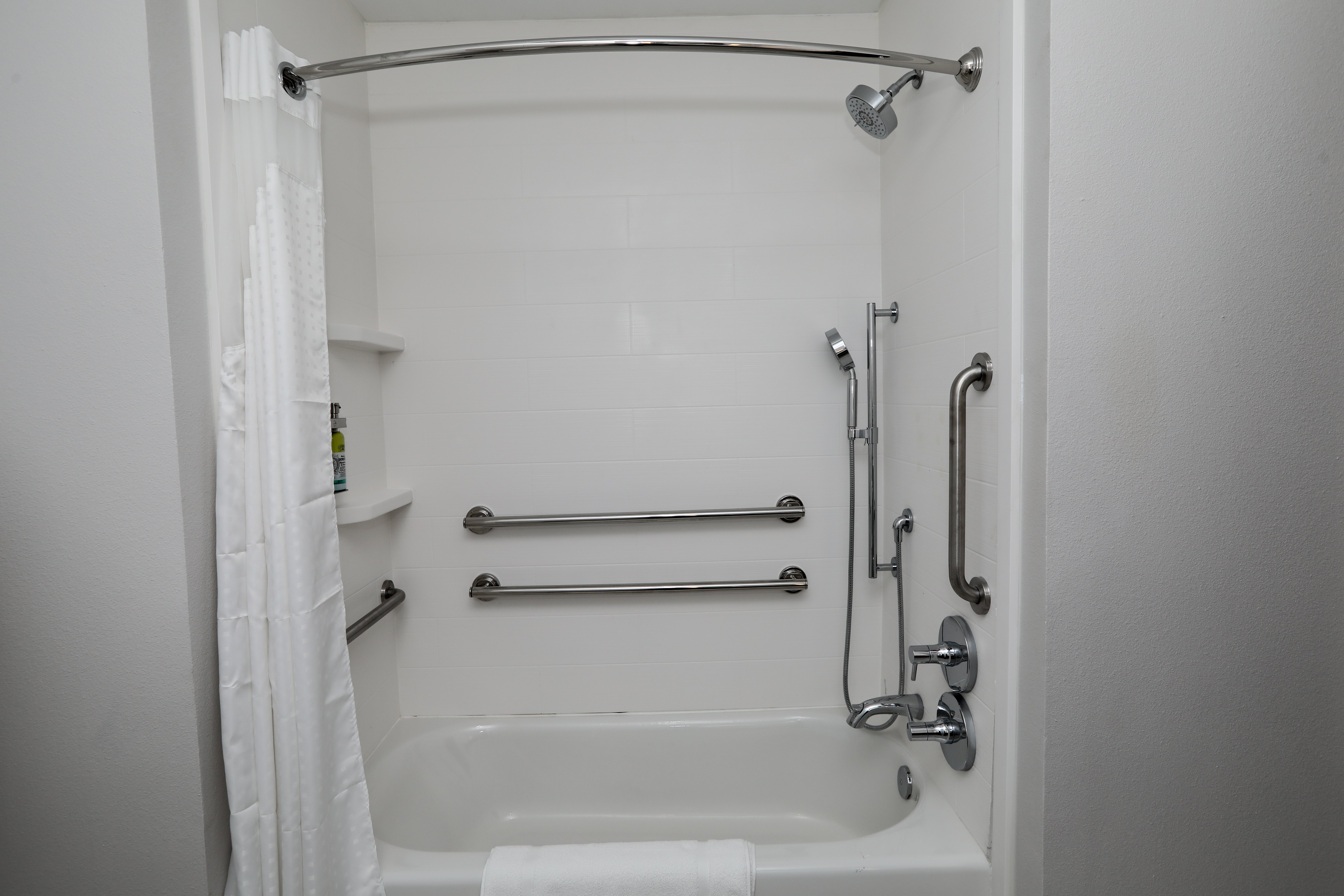holiday inn express hillsboro i 35 by ihg