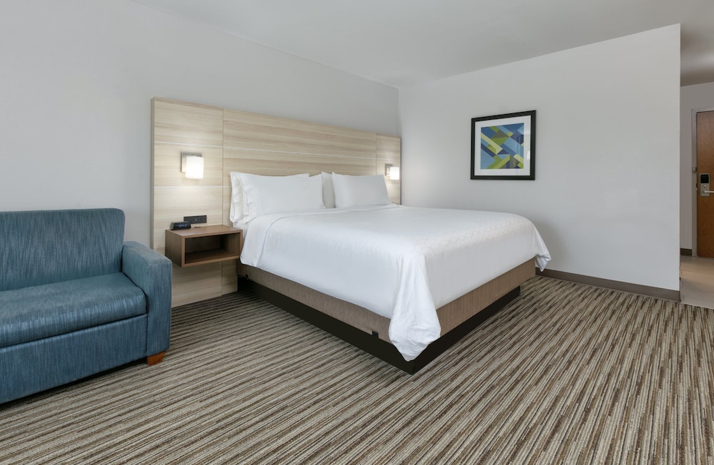 holiday inn express hillsboro i 35 by ihg
