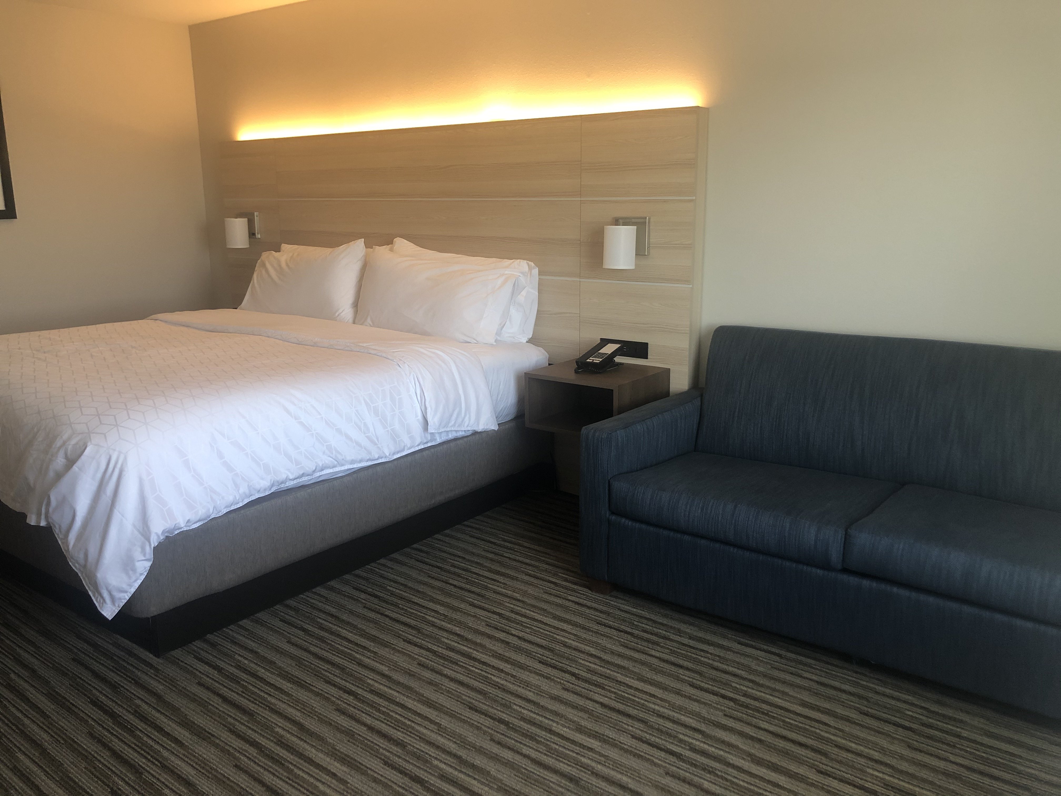 holiday inn express hillsboro i 35 by ihg