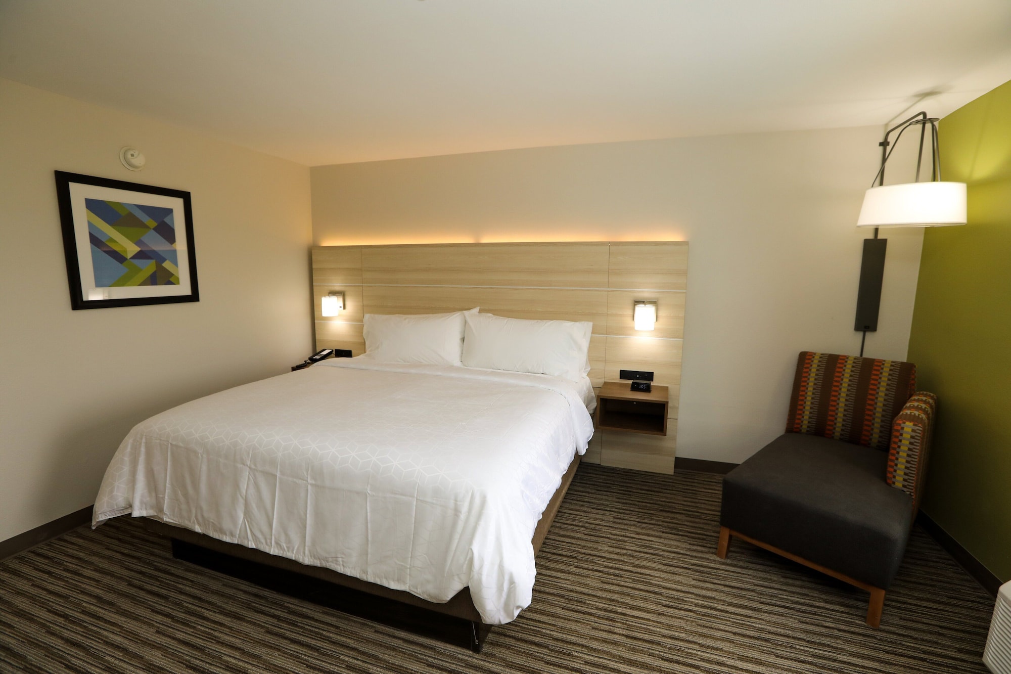 holiday inn express hillsboro i 35 by ihg