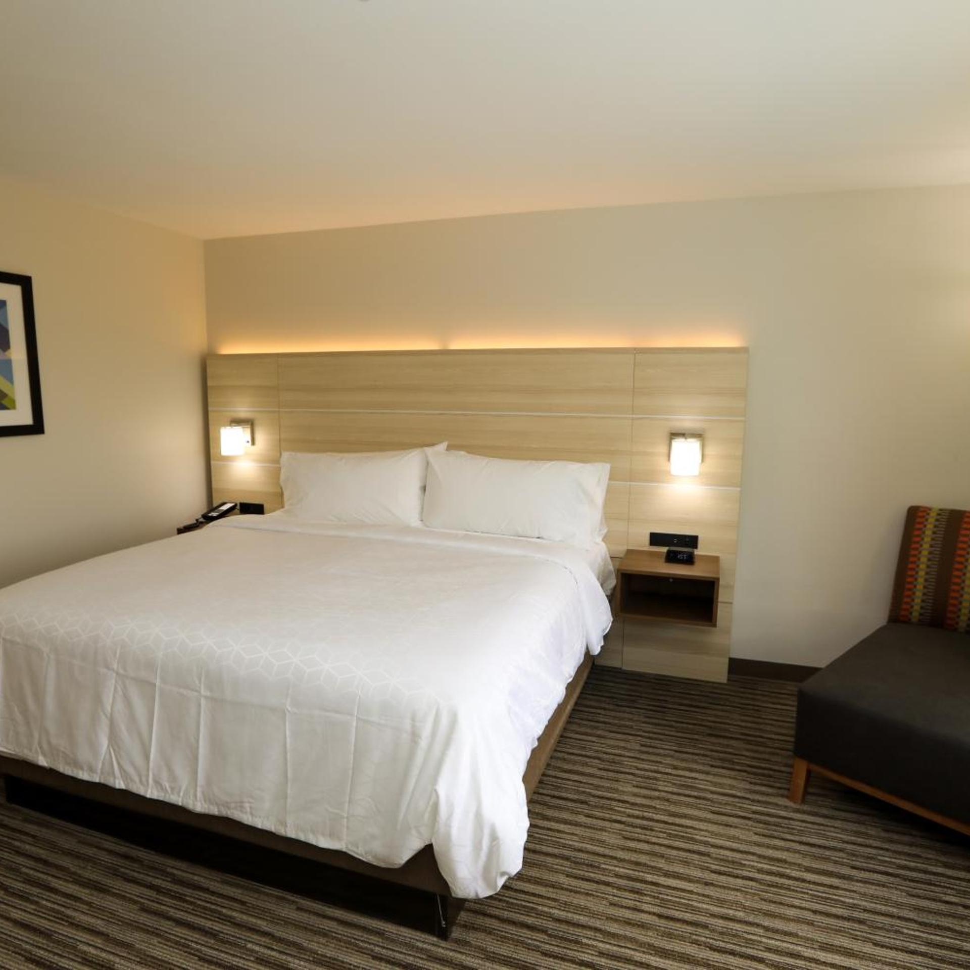 holiday inn express hillsboro i 35 by ihg