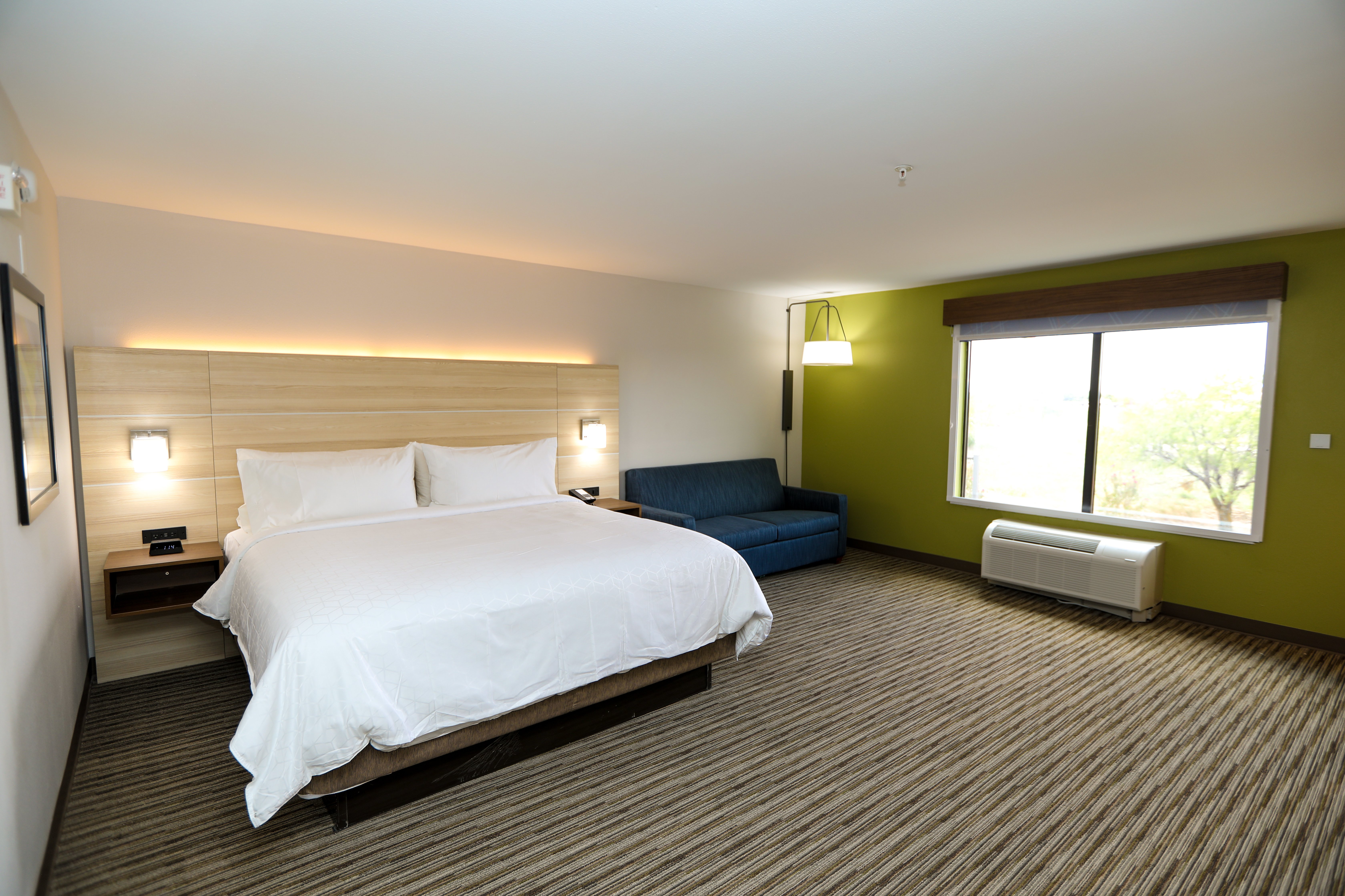 holiday inn express hillsboro i 35 by ihg