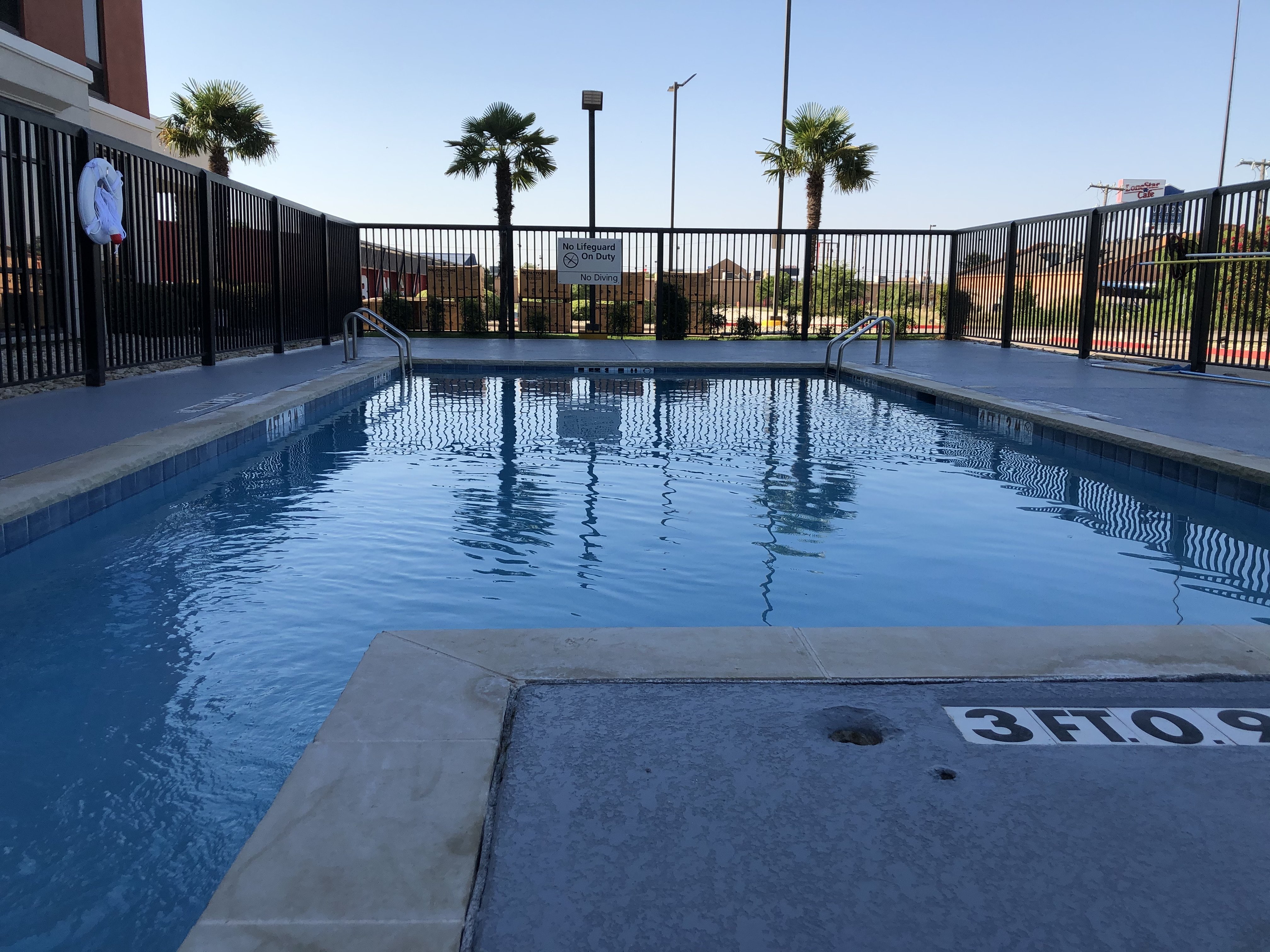 holiday inn express hillsboro i 35 by ihg