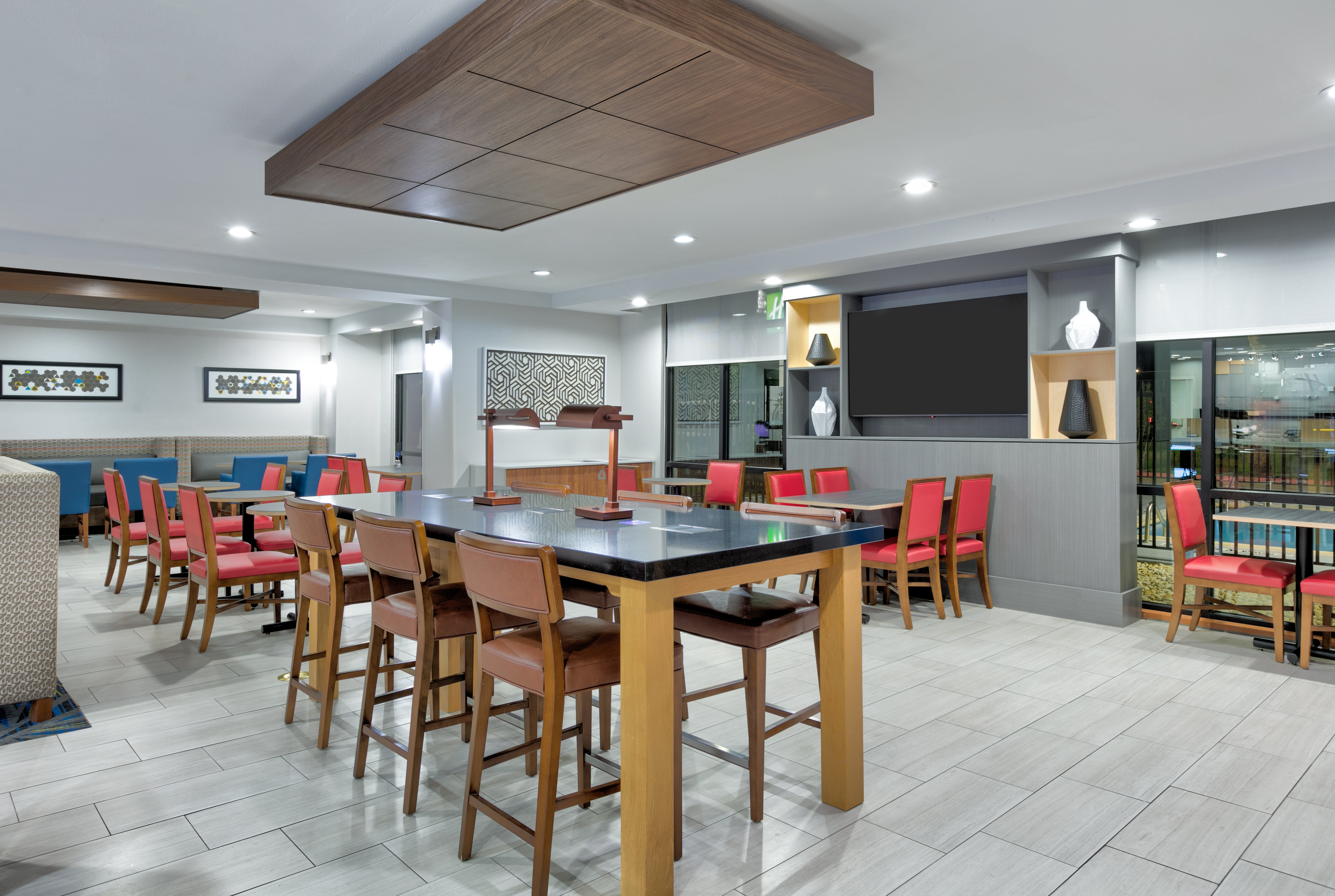 holiday inn express hillsboro i 35 by ihg