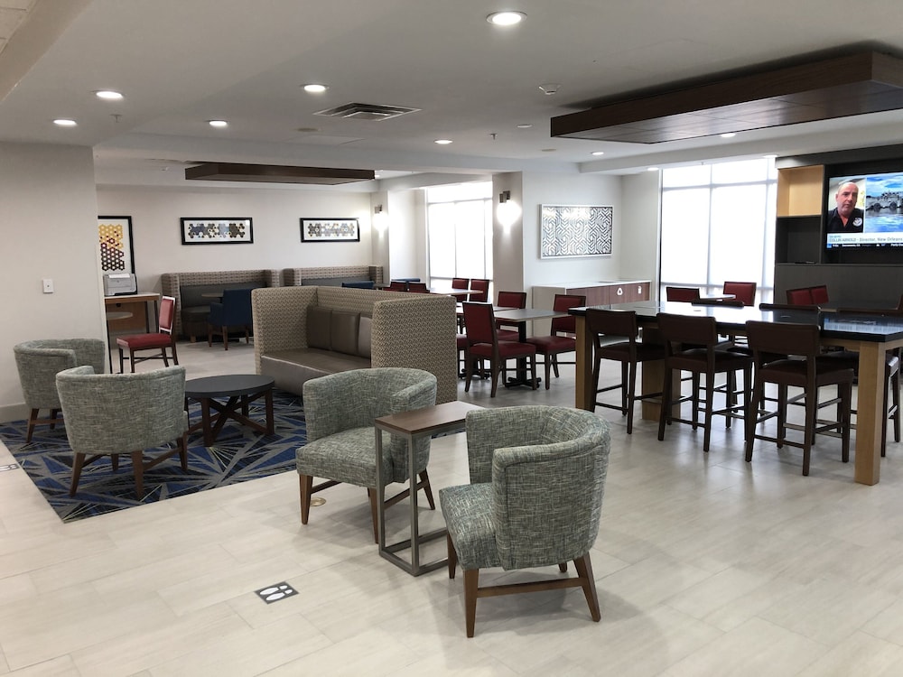 holiday inn express hillsboro i 35 by ihg