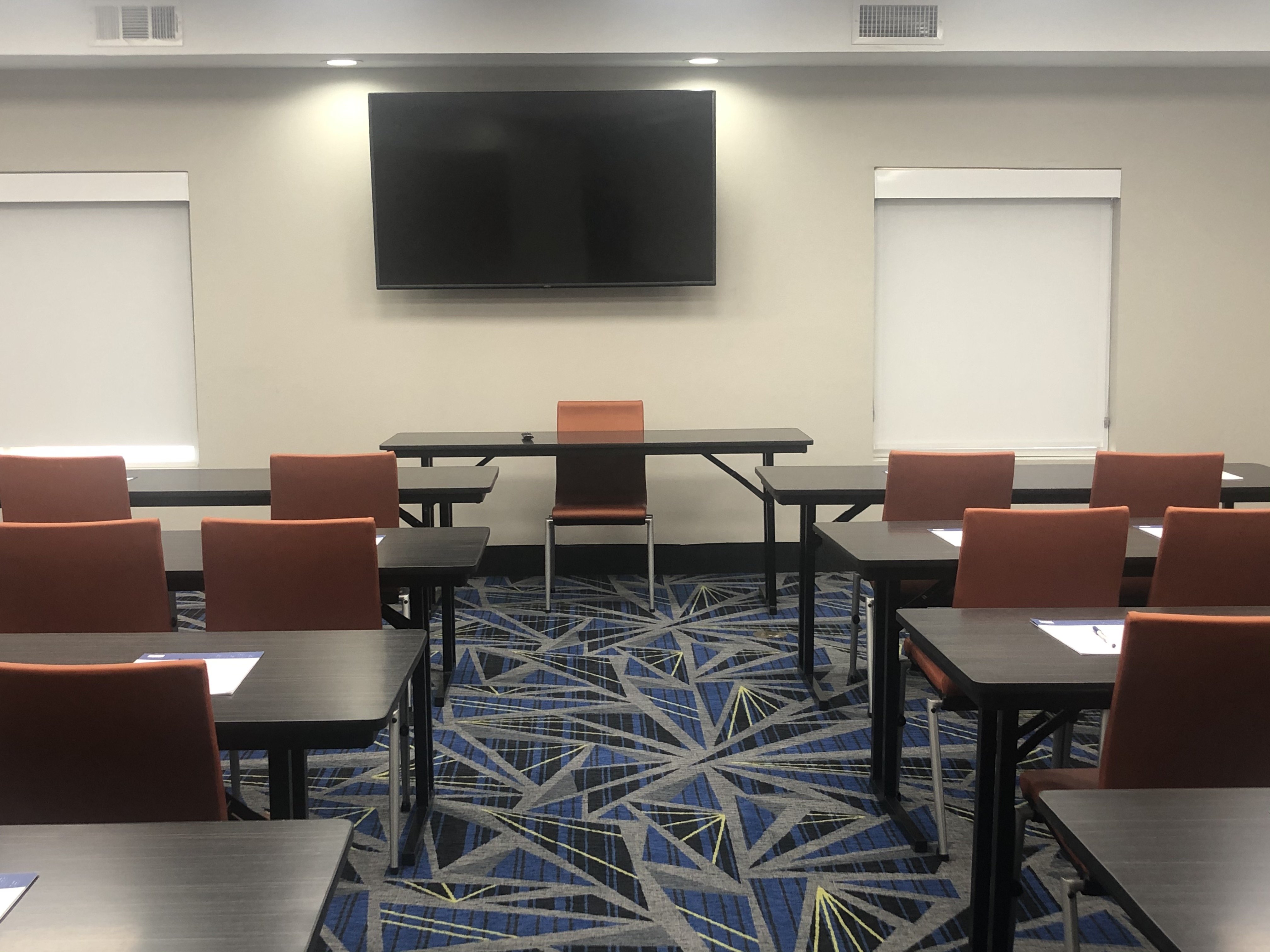 holiday inn express hillsboro i 35 by ihg