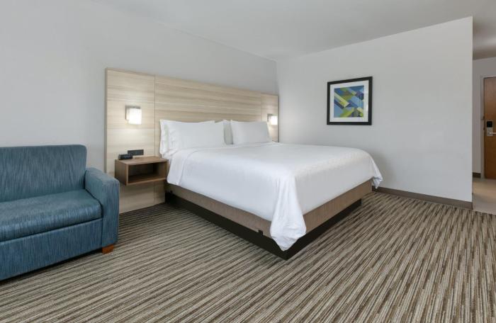 holiday inn express hillsboro i 35 by ihg
