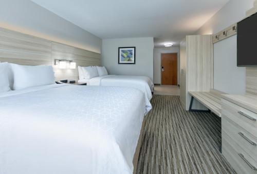 holiday inn express hillsboro i 35 by ihg