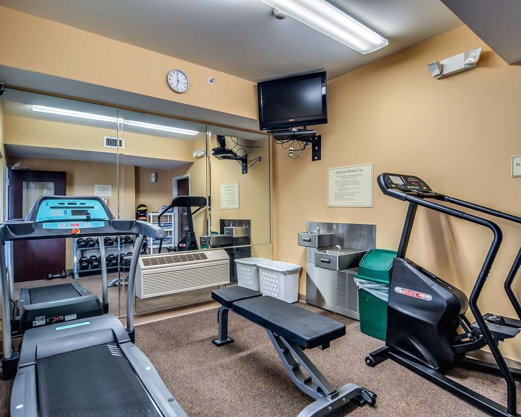 comfort inn and suites hillsville i 77