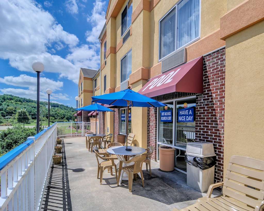 comfort inn and suites hillsville i 77