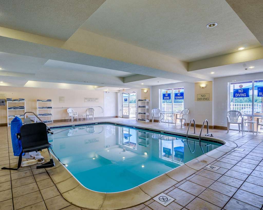comfort inn and suites hillsville i 77