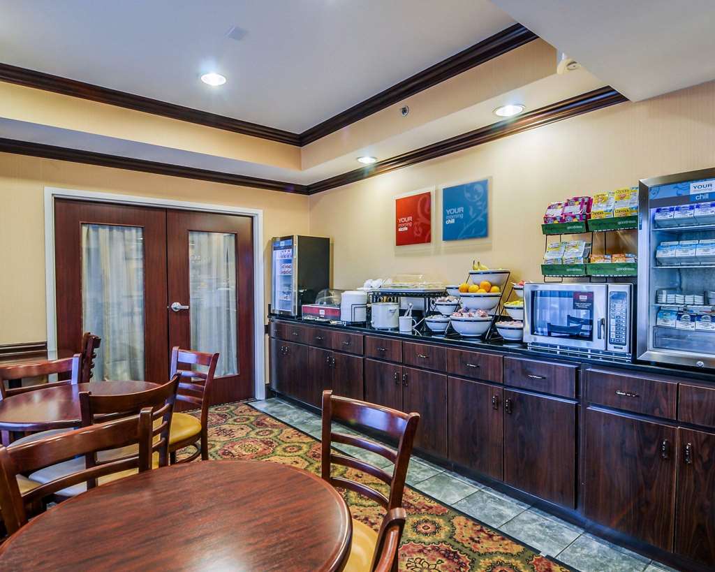 comfort inn and suites hillsville i 77