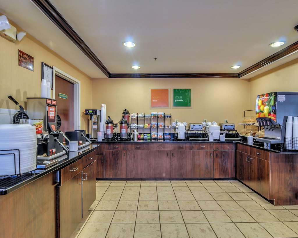 comfort inn and suites hillsville i 77