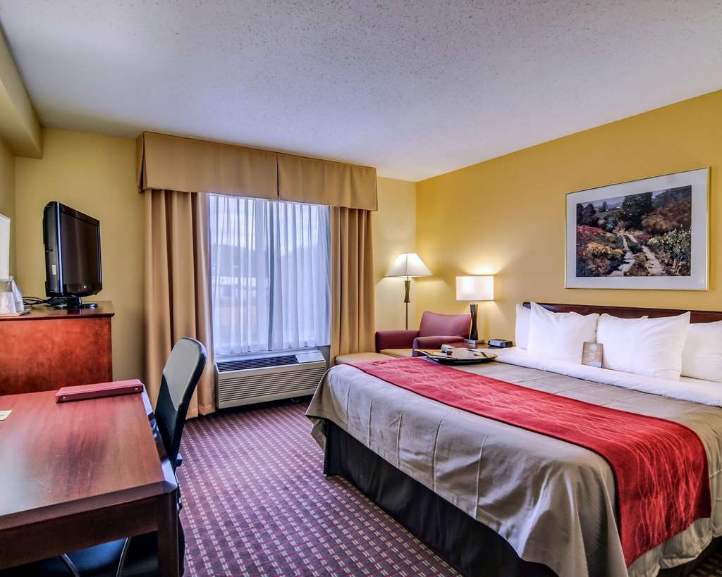 comfort inn and suites hillsville i 77