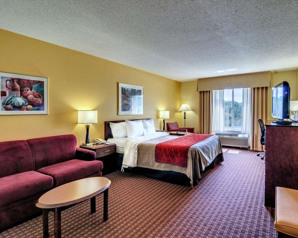 comfort inn and suites hillsville i 77