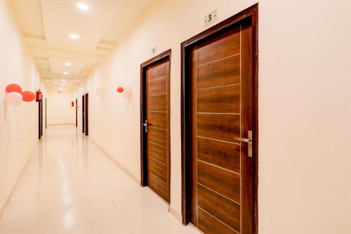 Hotel O Kailasha Inn,,3 star