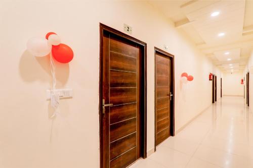 Hotel O Kailasha Inn,,3 star