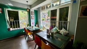 darjeeling hillside inn