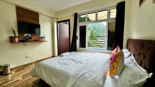 Darjeeling Hillside Inn,,3 star