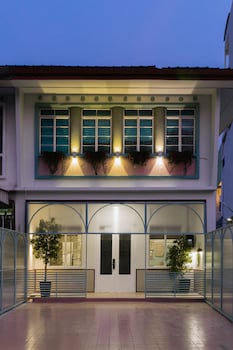 Urban Designer Collection Kim Bian Aik,,3 star