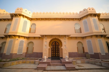 kesarbagh palace