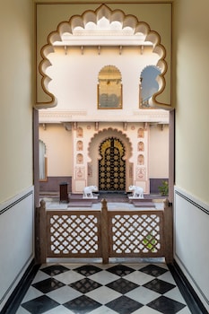 kesarbagh palace
