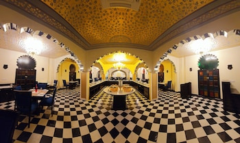 kesarbagh palace